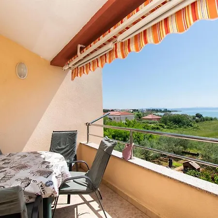Stefa Apartment *