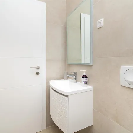 Stefa Apartment